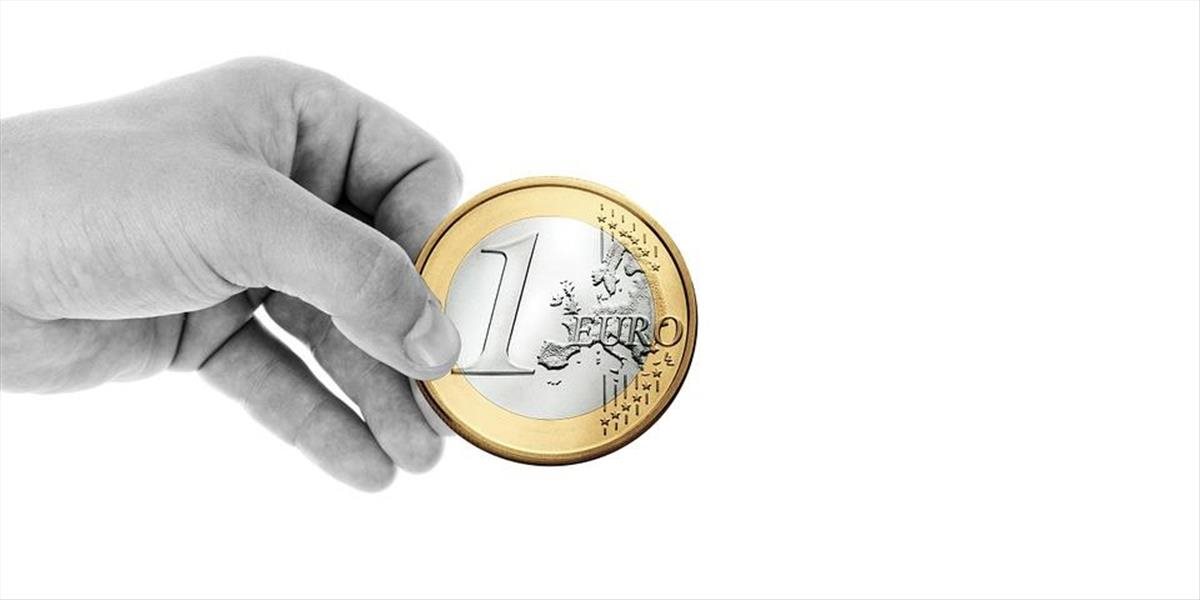 Kurz eura zostáva nad úrovňou 1,13 USD/EUR