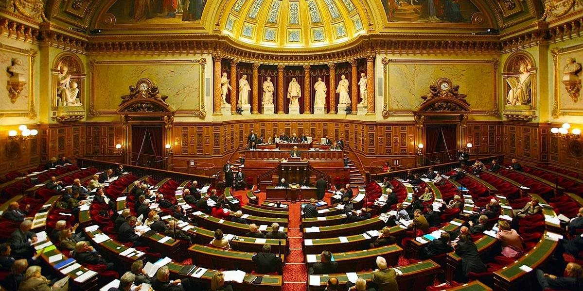Francúzsky Senát schválil výzvu, aby vláda zrušila ekonomické sankcie voči Rusku