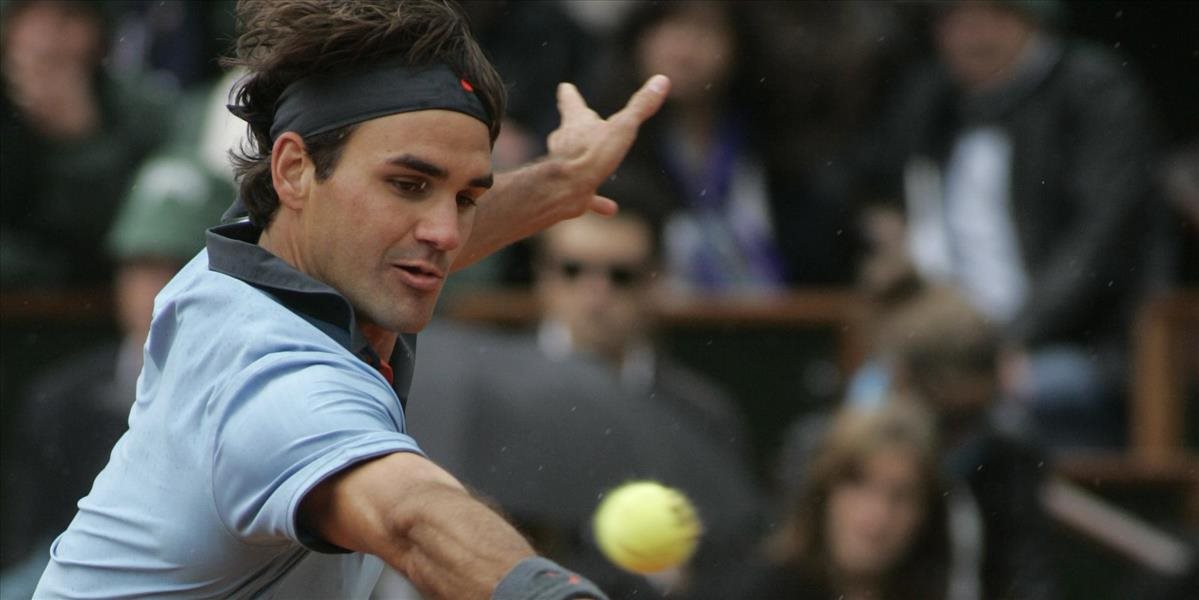 Búrka v Stuttgarte prerušila Federerov návrat na kurty