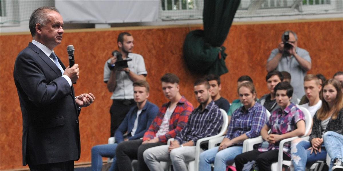 FOTO Prezident Kiska sa na Zemplíne zaujímal o zdravotníctvo aj zamestnanosť