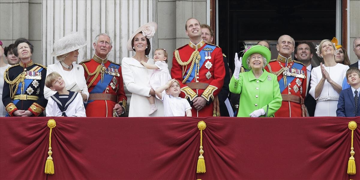 VIDEO Deväťdesiatku kráľovnej Alžbety oslavovala aj princezná Charlotte