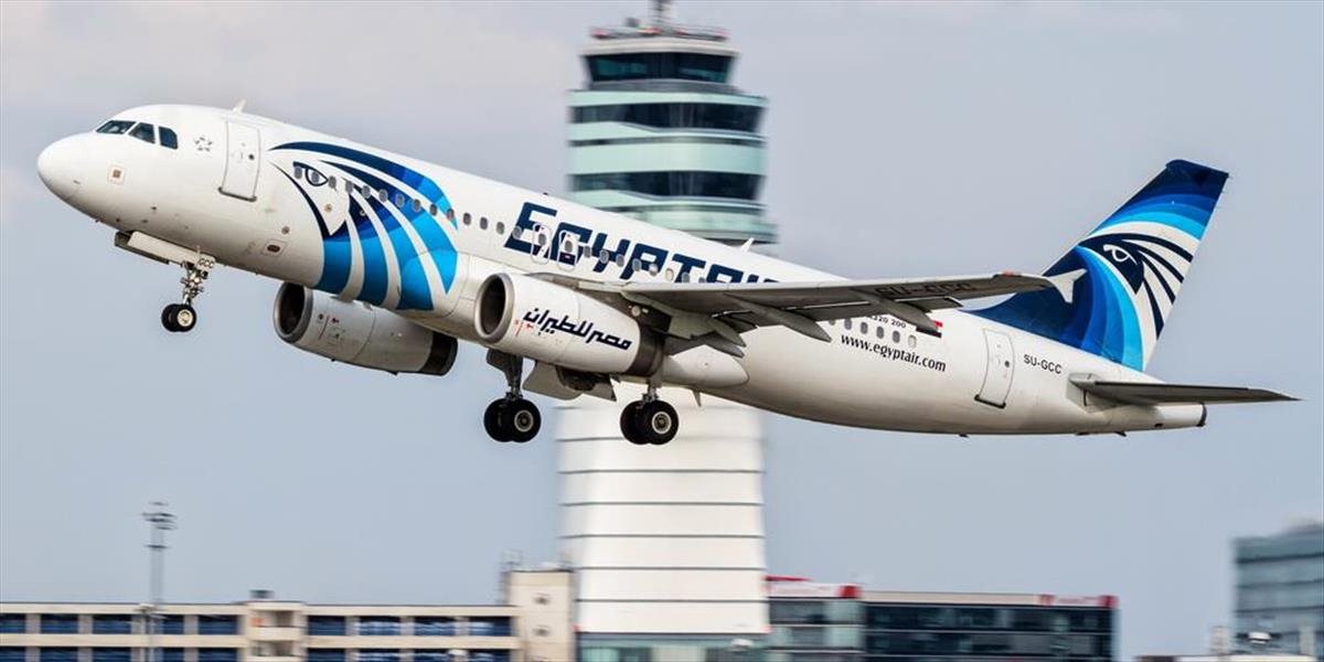 Čas na nájdenie čiernych skriniek lietadla EgyptAir sa kráti