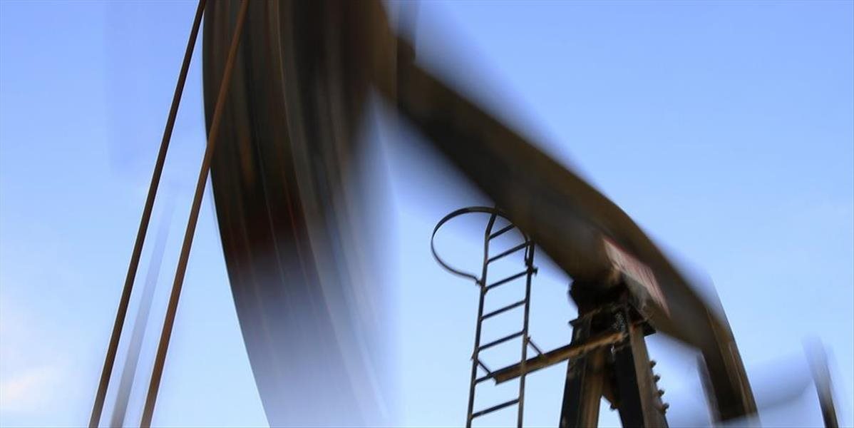 OPEC v máji znížil ťažbu ropy o 100 tis. barelov denne