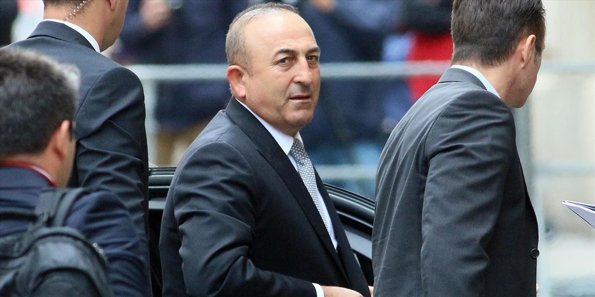 Veľvyslanec EÚ v Turecku, ktorý nahneval Ankaru, odstúpil z funkcie