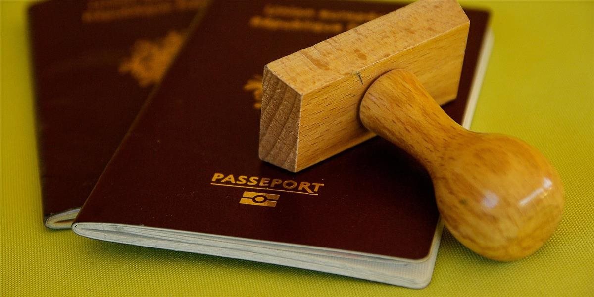 Zákon o občianstve pripravil o slovenský pas doteraz 1396 ľudí