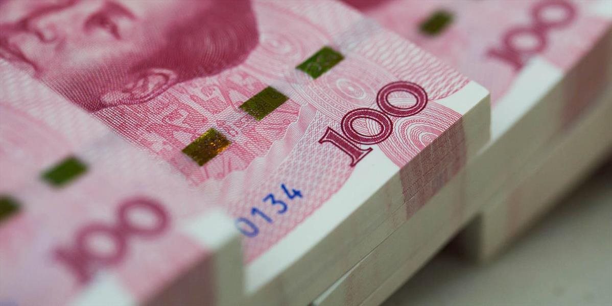 Kurz jüanu klesol na najnižšiu úroveň za 5 rokov