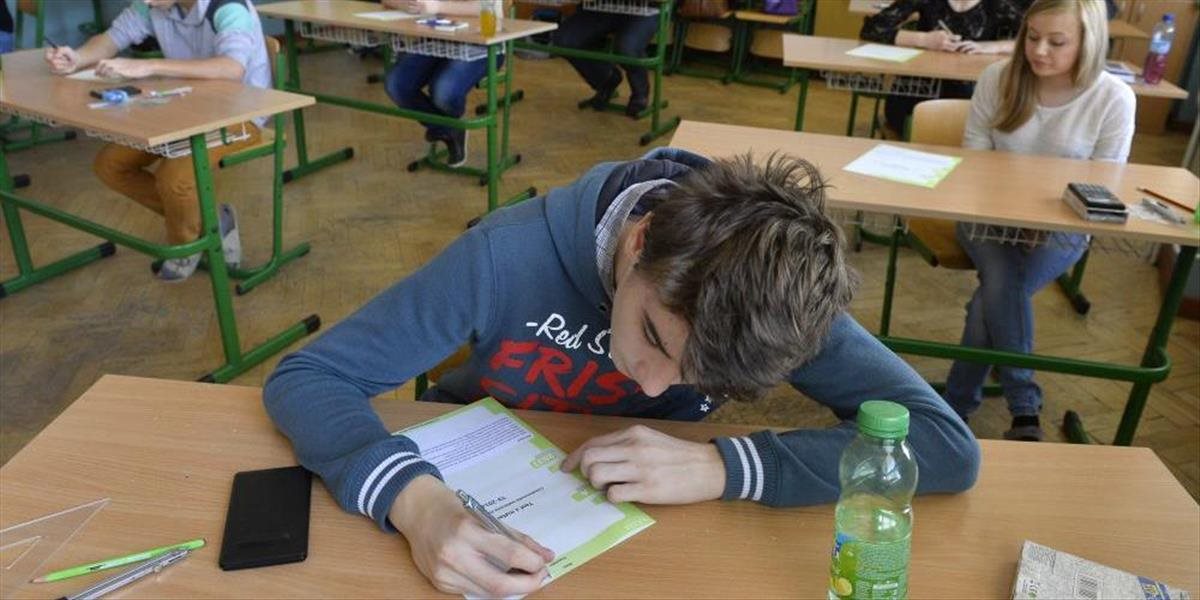 Slovensko sa v medzinárodných testoch PISA zhoršuje, sú za tým najslabší žiaci