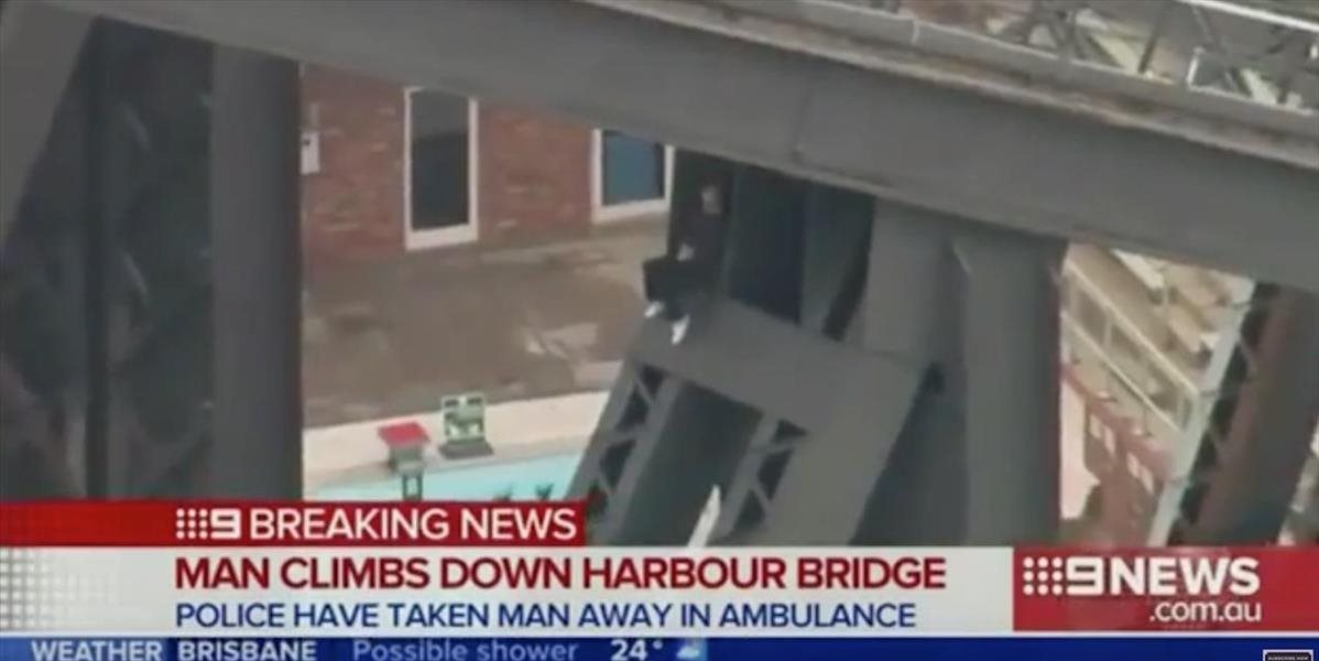 VIDEO Muž vyliezol na most Sydney Harbour Bridge: Narušil dopravnú premávku