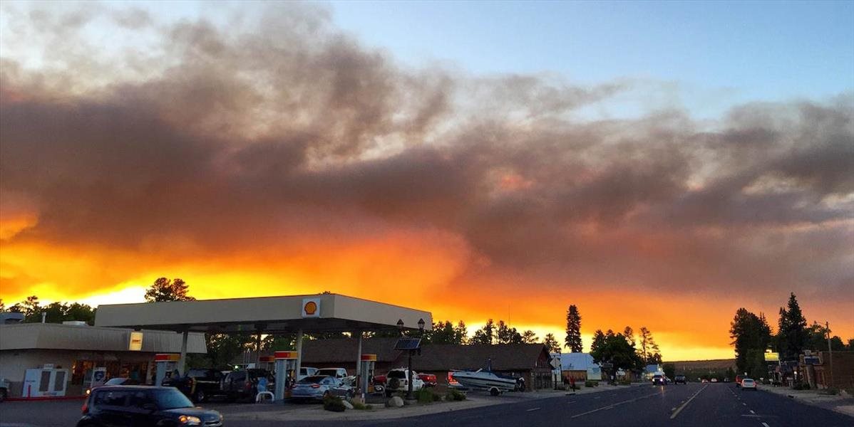 VIDEO Kvôli požiarom evakuovali v Kalifornii a Novom Mexiku stovky ľudí