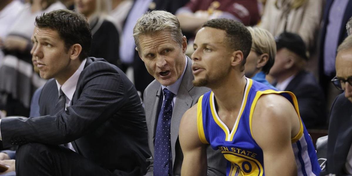 NBA: Curry a Kerr s finančnými trestami za incidenty v šiestom finálovom zápase