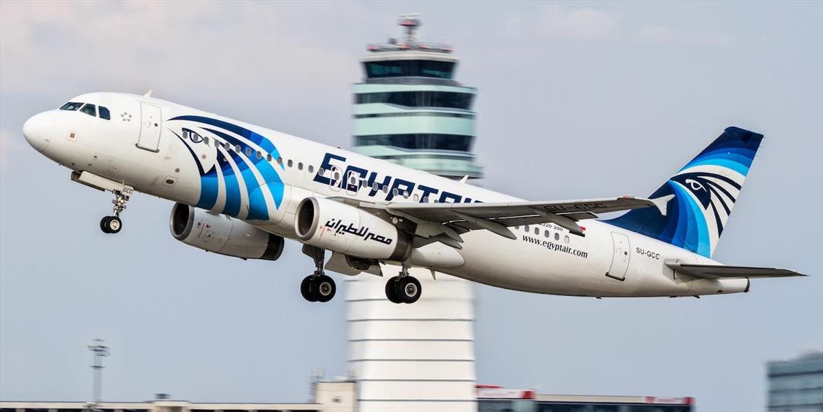 Čierne skrinky havarovaného lietadla EgyptAir sú vážne poškodené