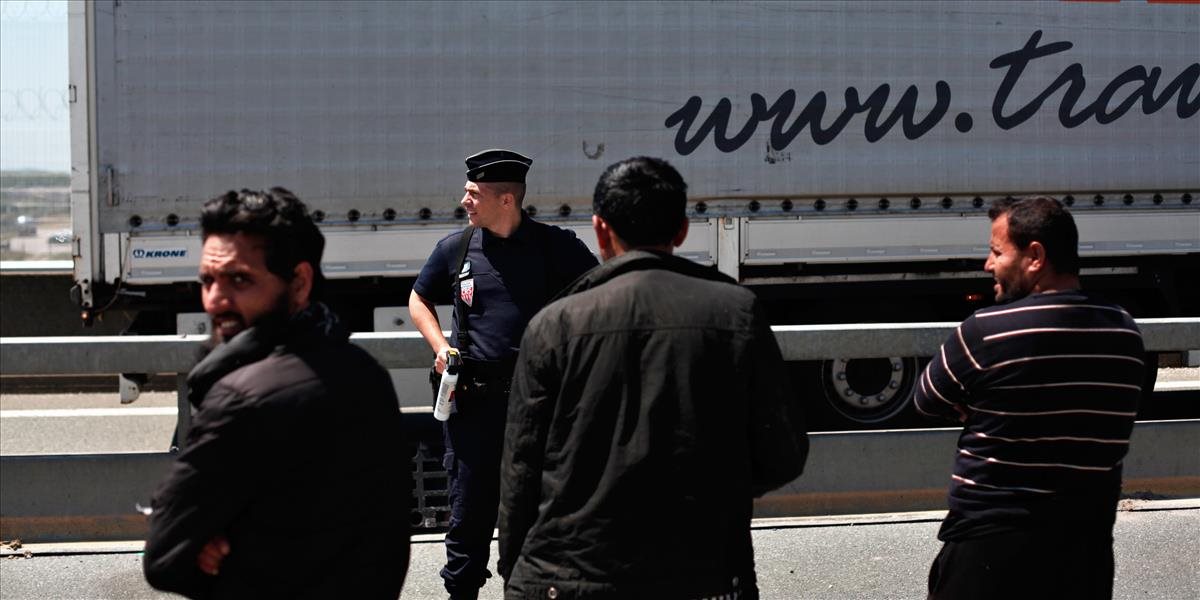 Grécki policajti našli v chladiarenskom kamióne sedem mladých Afgancov