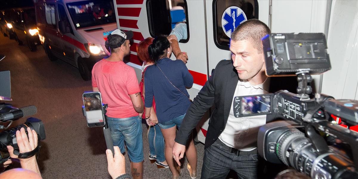V bratislavských nemocniciach ostávajú šiesti ľudia, ktorí sa zranili pri nehode v Srbsku, dvoch Čechov prevezú do ČR