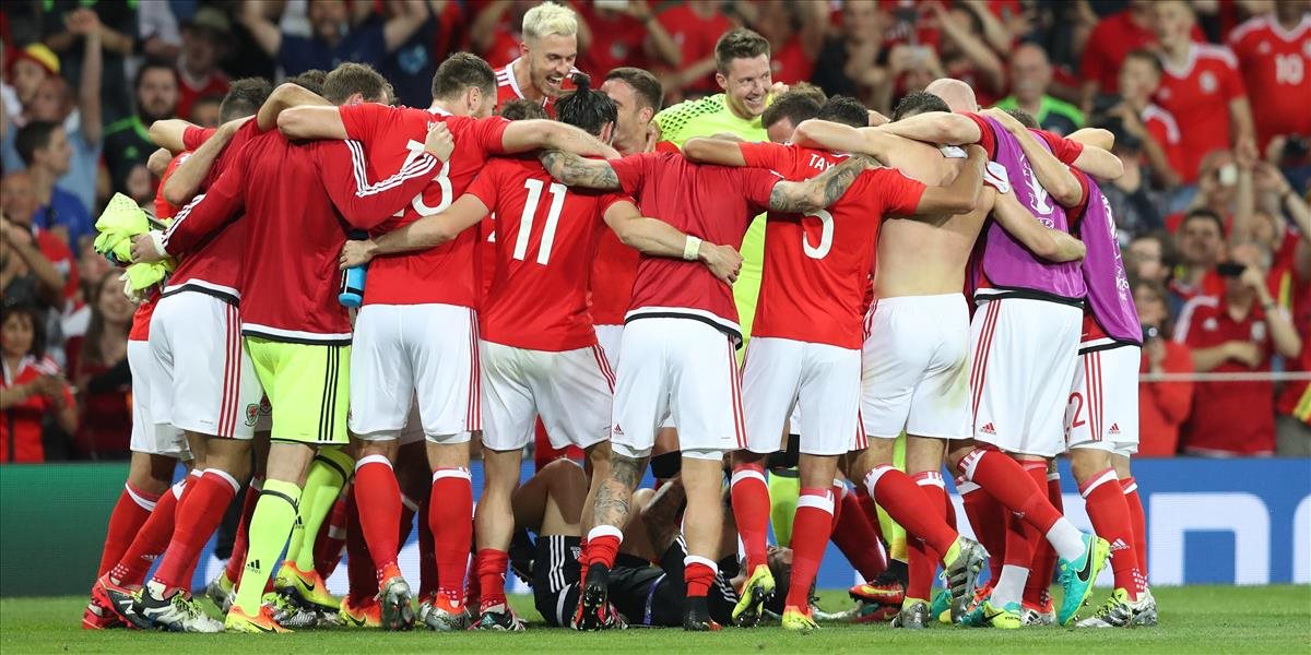 Walesania pred Severným Írskom so zákazom hovoriť o štvrťfinále