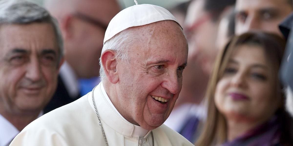 Pápež František odsúdil genocídu Arménov
