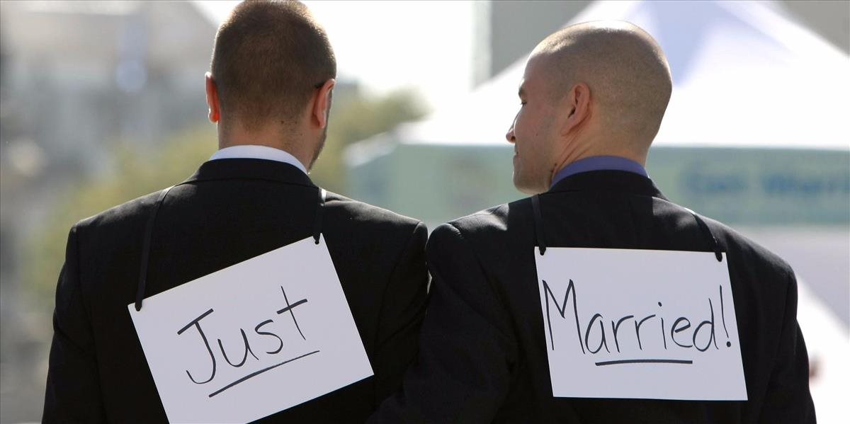 Tisíce ľudí v Austrálii vyzývali na povolenie manželstva ľudí rovnakého pohlavia
