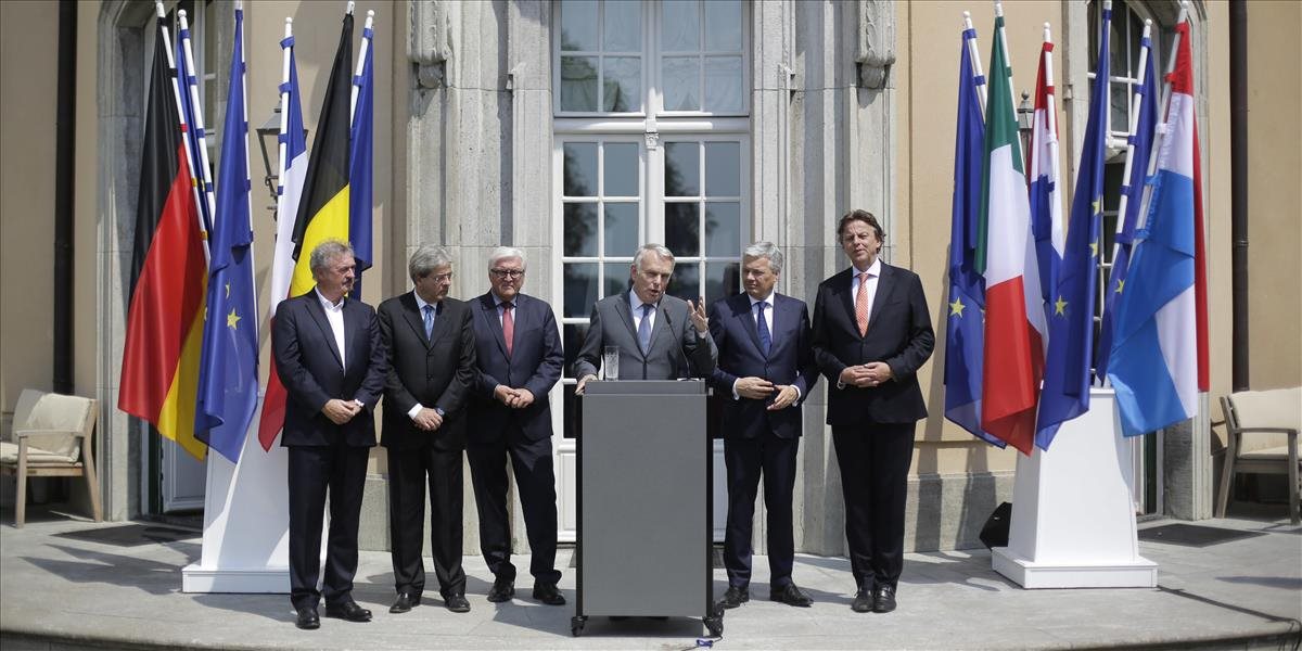 Šestica zakladajúcich členov EÚ vyzvala na okamžité začatie rozhovorov o brexite