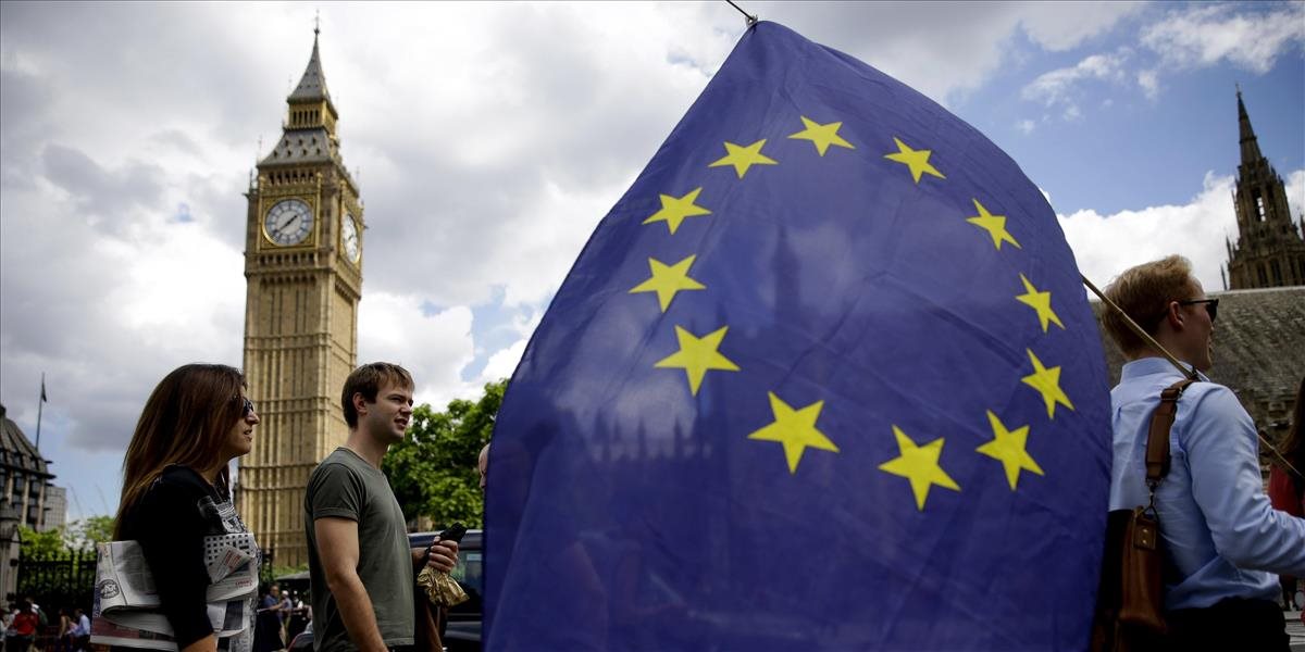 Petíciu za druhé referendum o členstve Británie v EÚ podpísali tri milióny ľudí