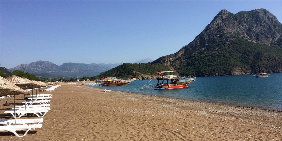 V obľúbenom tureckom letovisku vypukol požiar: Evakuujú turistov a obyvateľov!