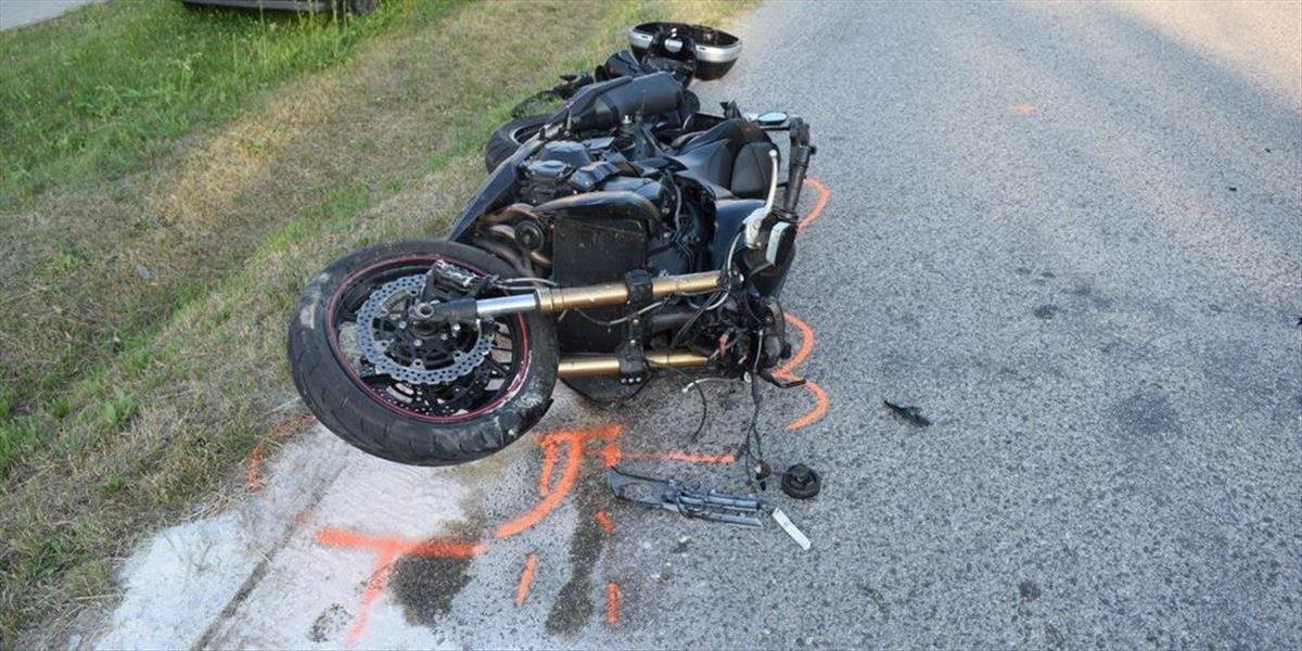 Motocyklista stratil v Košiciach kontrolu nad strojom, stálo ho to život