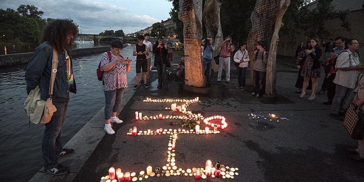 Tisícmi sviečok si v Prahe pripomenuli pamiatku obetí komunizmu