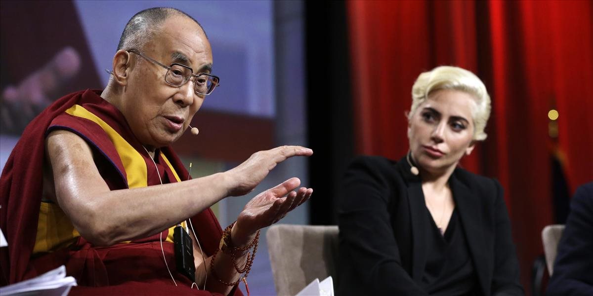 Lady Gaga pre diskusiu s dalajlámom rozhnevala obyvateľov Číny