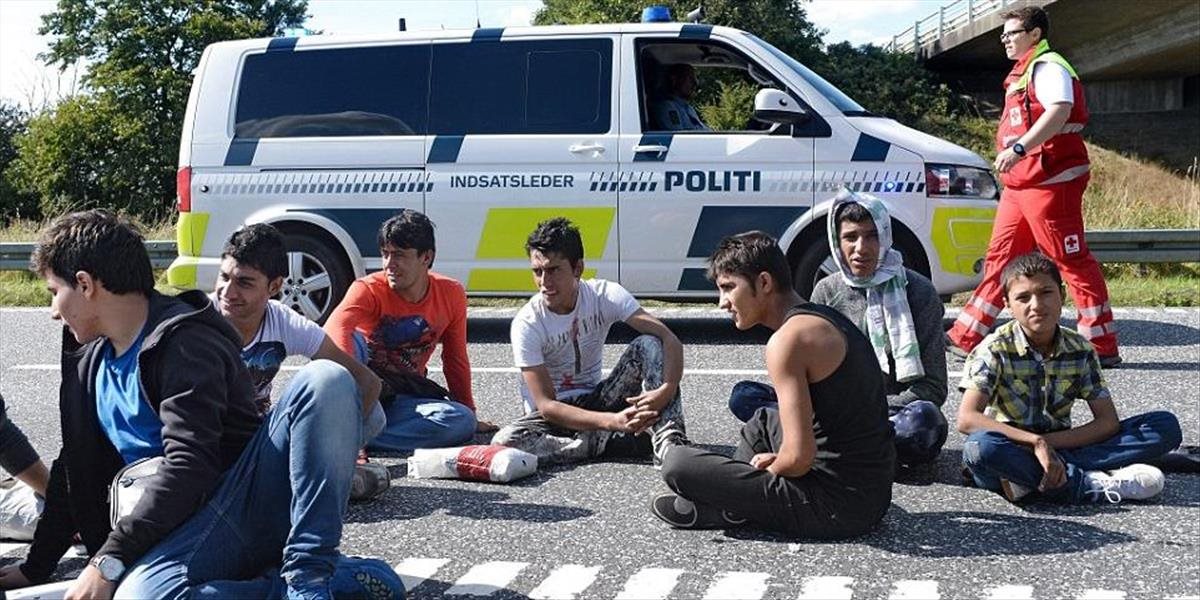 Dánska polícia začala prichádzajúcim migrantom odoberať cennosti a peniaze