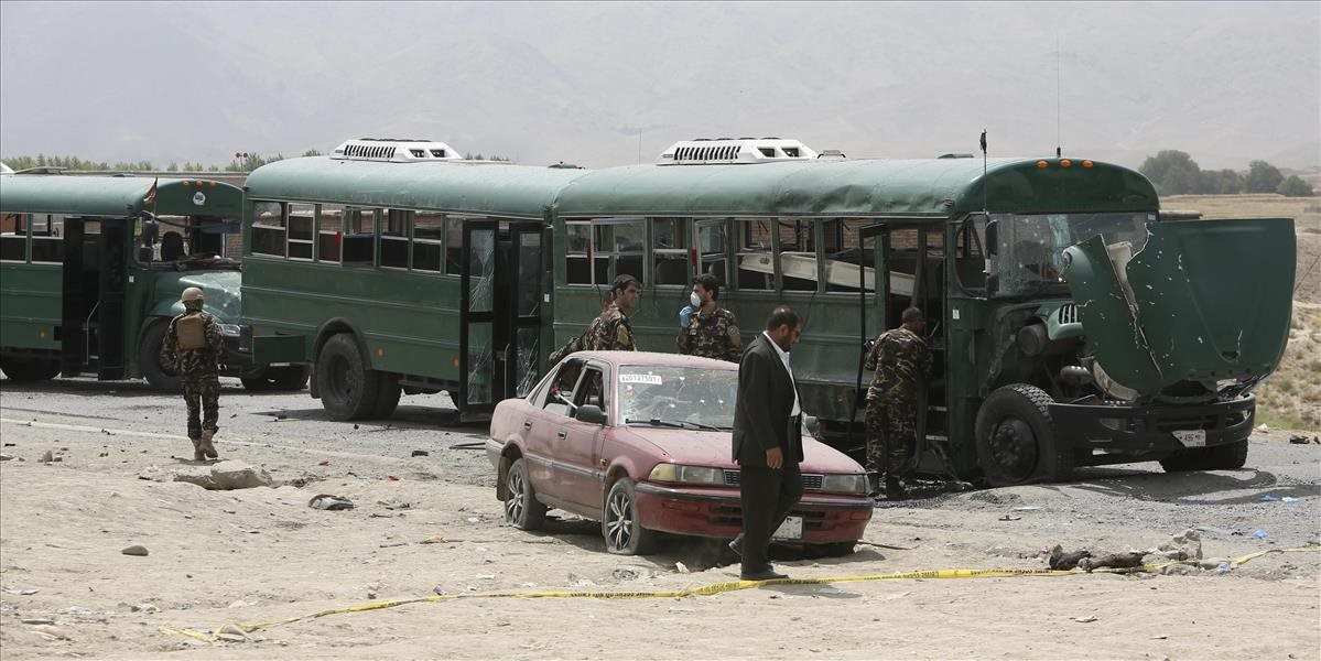 V Afganistane útočili samovrahovia s bombami, zahynulo najmenej 37 kadetov