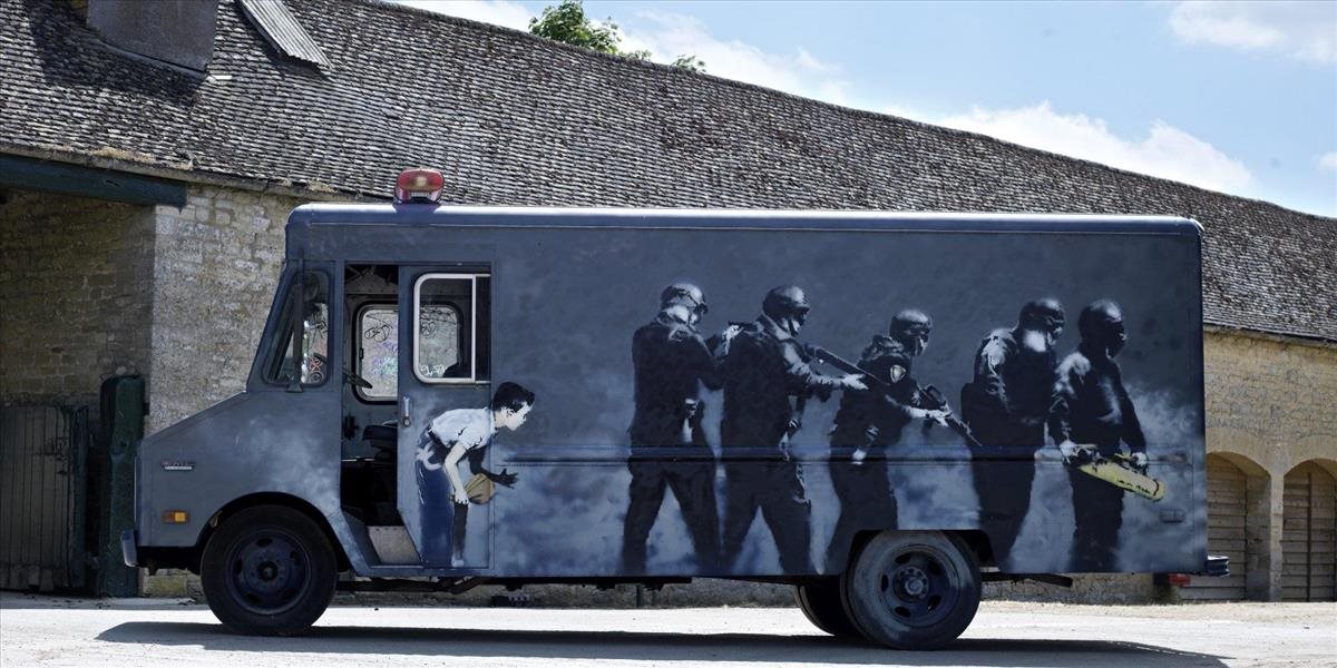 Dodávku s Banksyho dielom vydražili za 218 500 libier