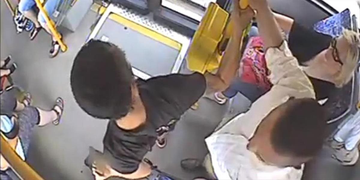 Šokujúce VIDEO: Muž chcel uniesť v autobuse košickej MHD chlapca (4), jeho čin prekazil neznámy muž