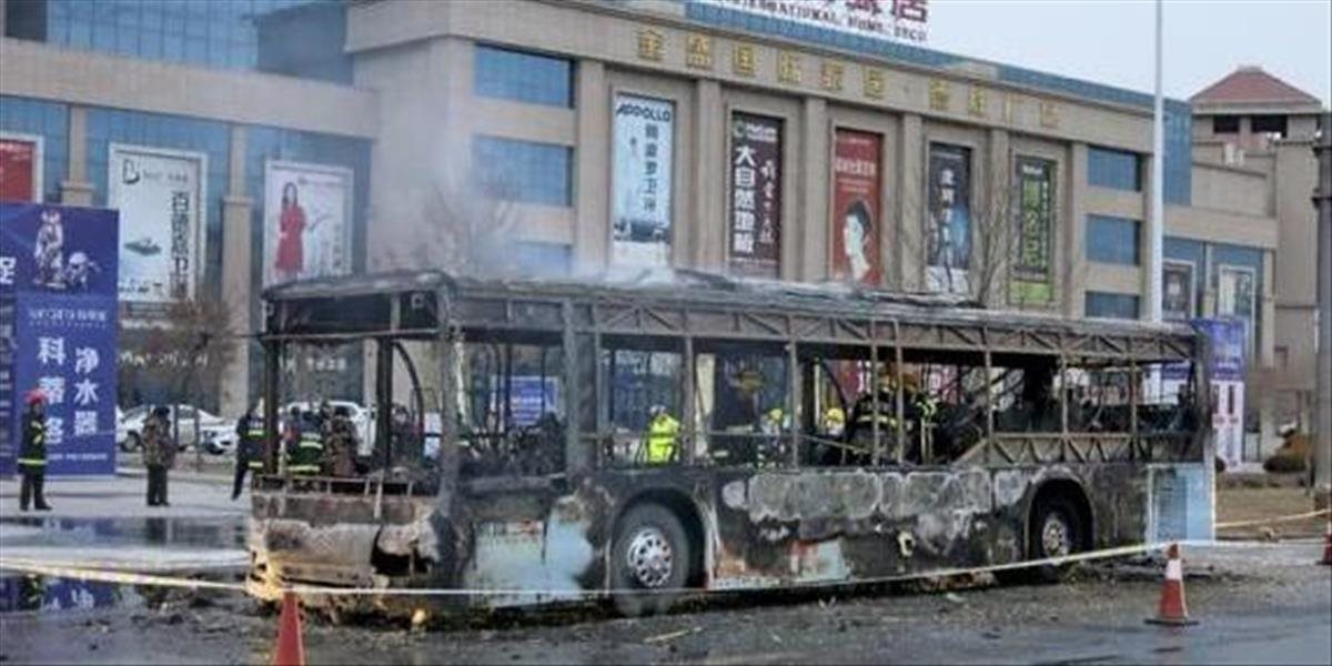 Číňan, ktorý podpálil autobus a spôsobil smrť 18 ľudí, dostal trest smrti