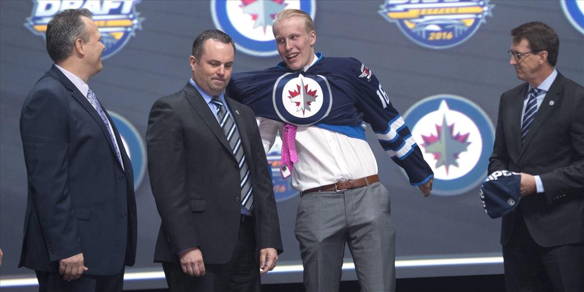 NHL: Patrik Laine podpísal nováčikovskú zmluvu s Winnipegom