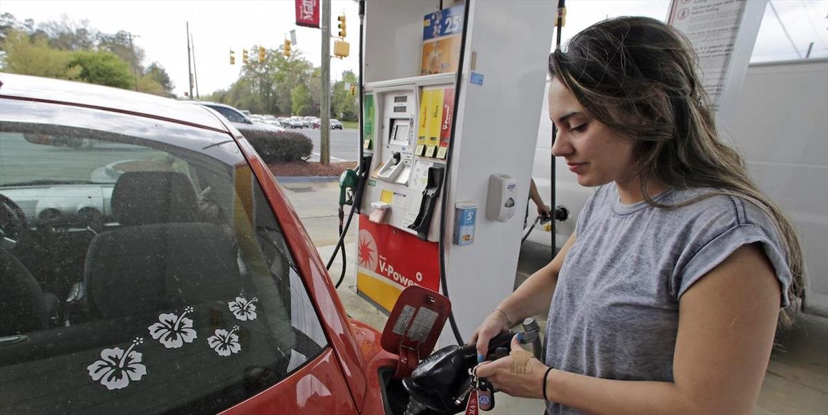 Motoristi natankujú lacnejší benzín ako na Slovensku v Rakúsku či Maďarsku