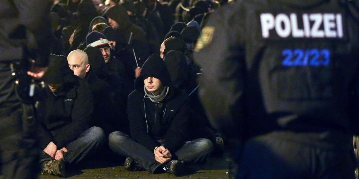 Francúzska polícia zatkla na ME vyše tisíc ľudí, 600 z nich zadržiava