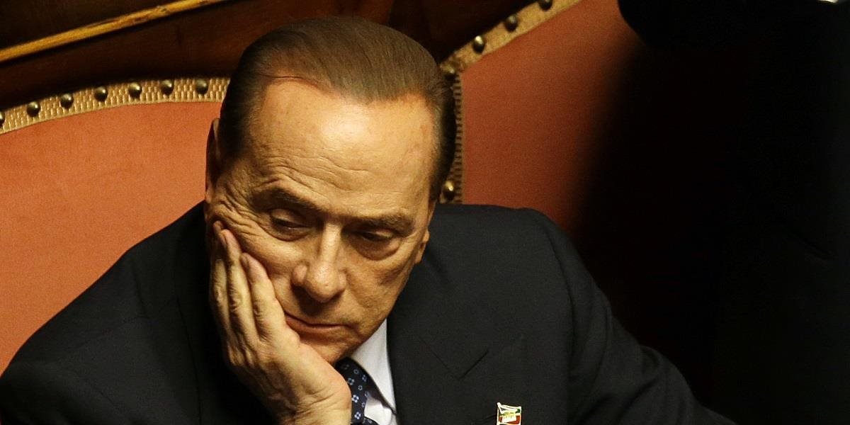 Expremiéra Berlusconiho prepustili po operácii z nemocnice