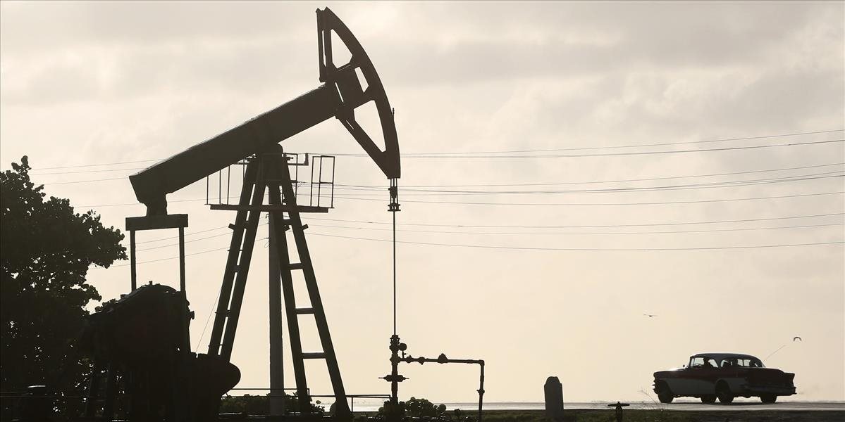 Investície v ropnom priemysle sa prepadli o 42 %