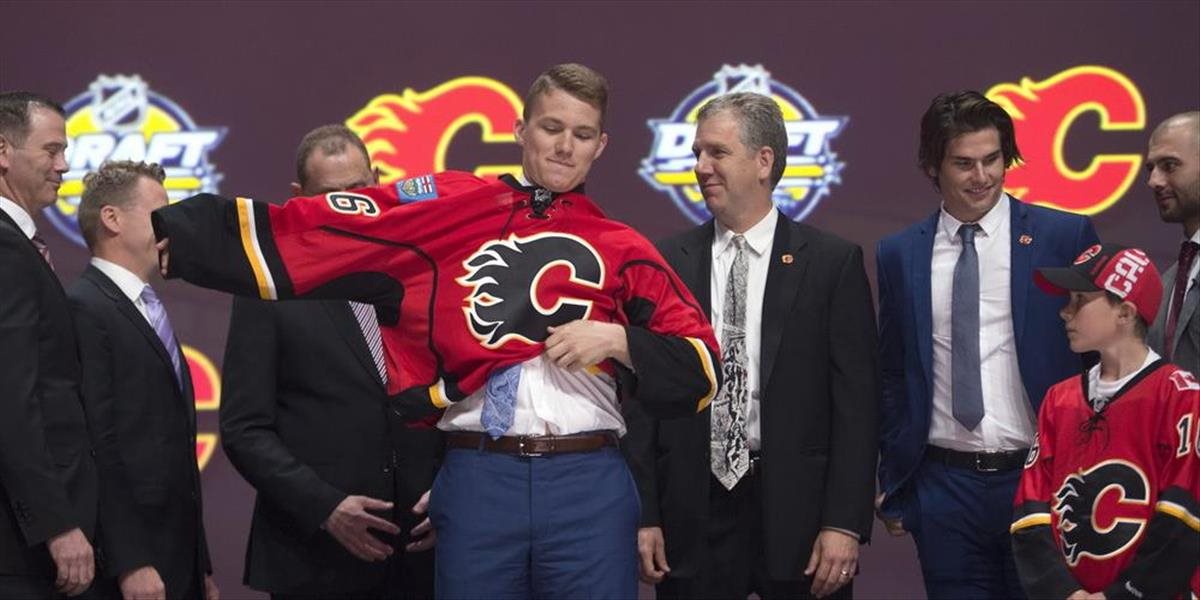 NHL: Calgary uzavrelo 3-ročný nováčikovský kontrakt so šestkou draftu Tkachukom