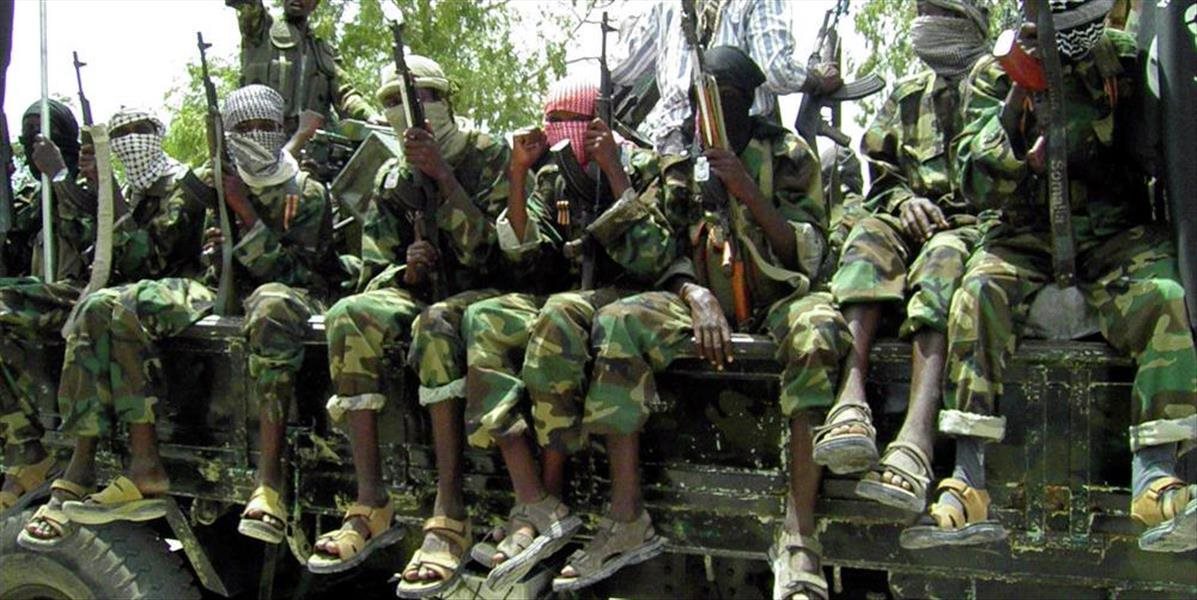 Pri útoku militantov z aš-Šabábu v Somálsku zahynulo desať vojakov