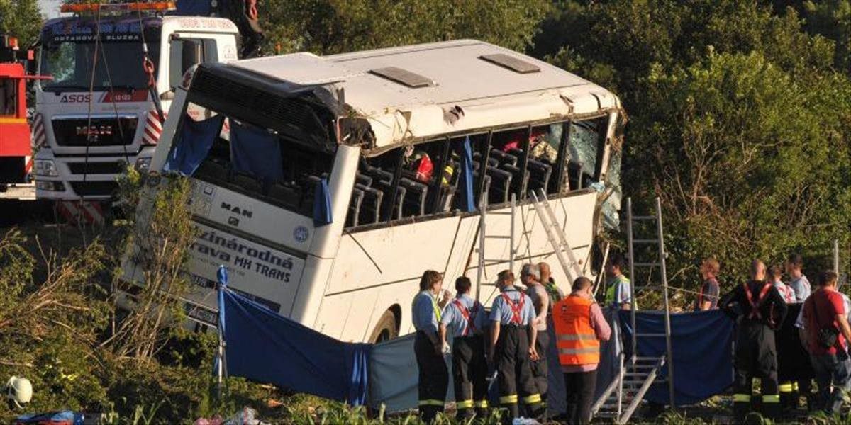 V prípade tragickej nehody autobusu vypočuli ďalších svedkov: Všade bolo sklo a krik