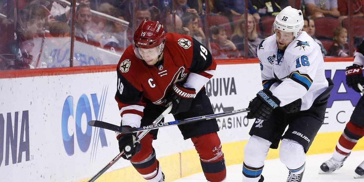 NHL: Kapitán Doan potiahne v Arizone ešte jednu sezónu