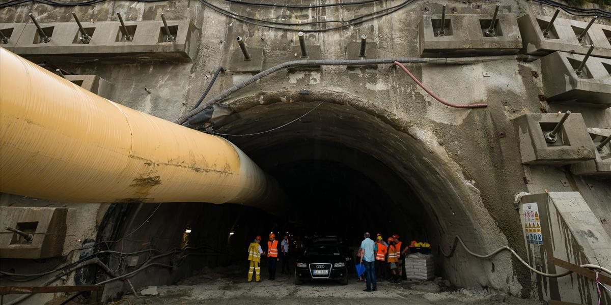 FOTO Prerazili tunel Ovčiarsko: Výstavba D1 pri Žiline sa však predĺži o deväť mesiacov