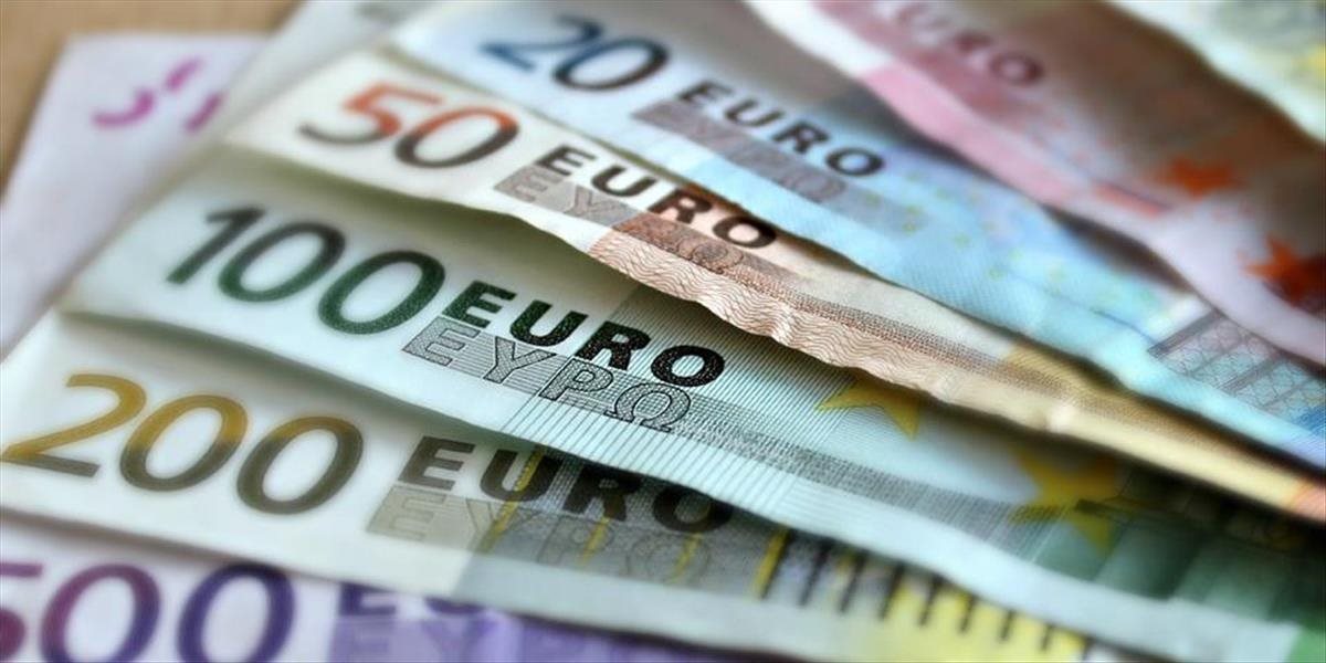 Nemecko prvýkrát predalo 10-ročné dlhopisy s negatívnym výnosom