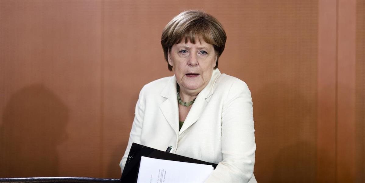 Merkelová zagratulovala novej britskej premiérke Mayovej k prevzatiu funkcie