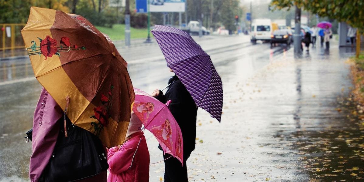 Počasie nebude veľmi prívetivé: Slovensko potrápi dážď, silný vietor i búrky