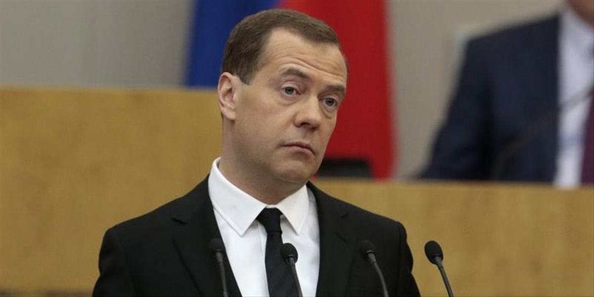 Premiér Medvedev: Zenit Arena je rozostavaný už deväť rokov, prieťahy okolo neho považujem za hanbu