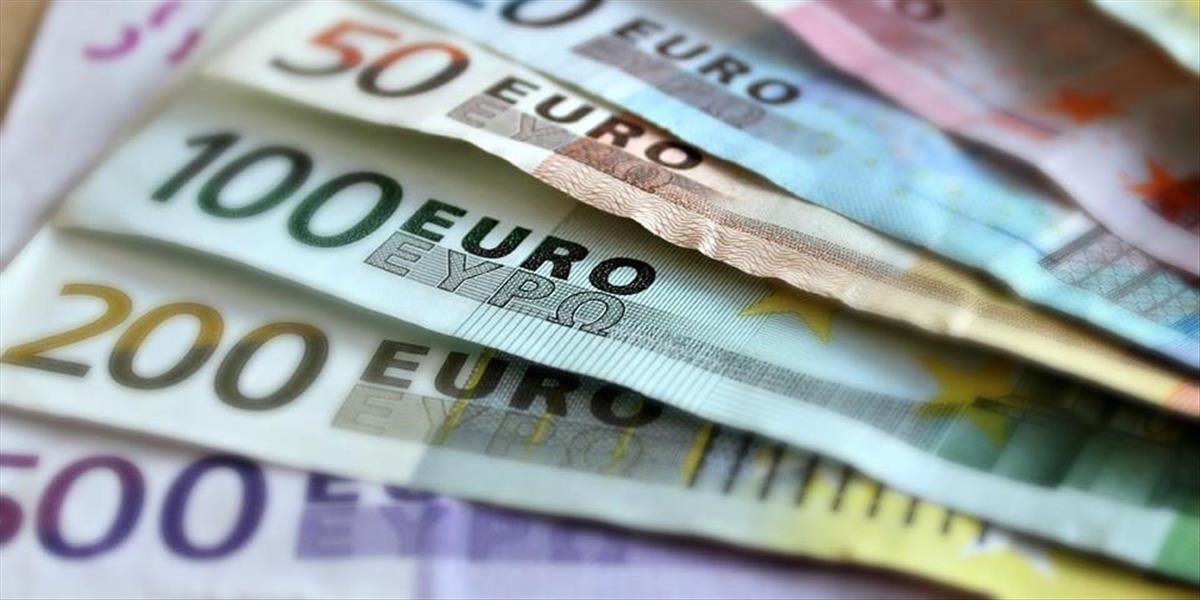 Neznámy muž podvodom vylákal od šurianskej dôchodkyne 1500 eur