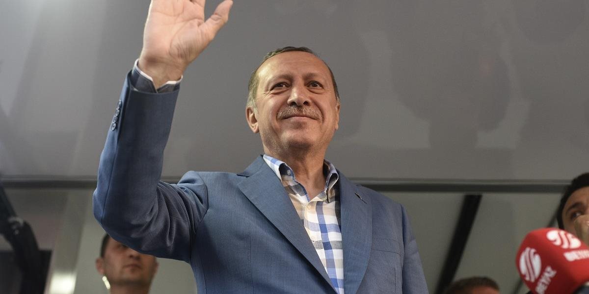 Erdogan sa zaviazal, že čistky v Turecku budú pokračovať