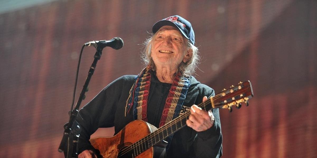 Americký country spevák Willie Nelson vystúpil na koncerte Neila Younga