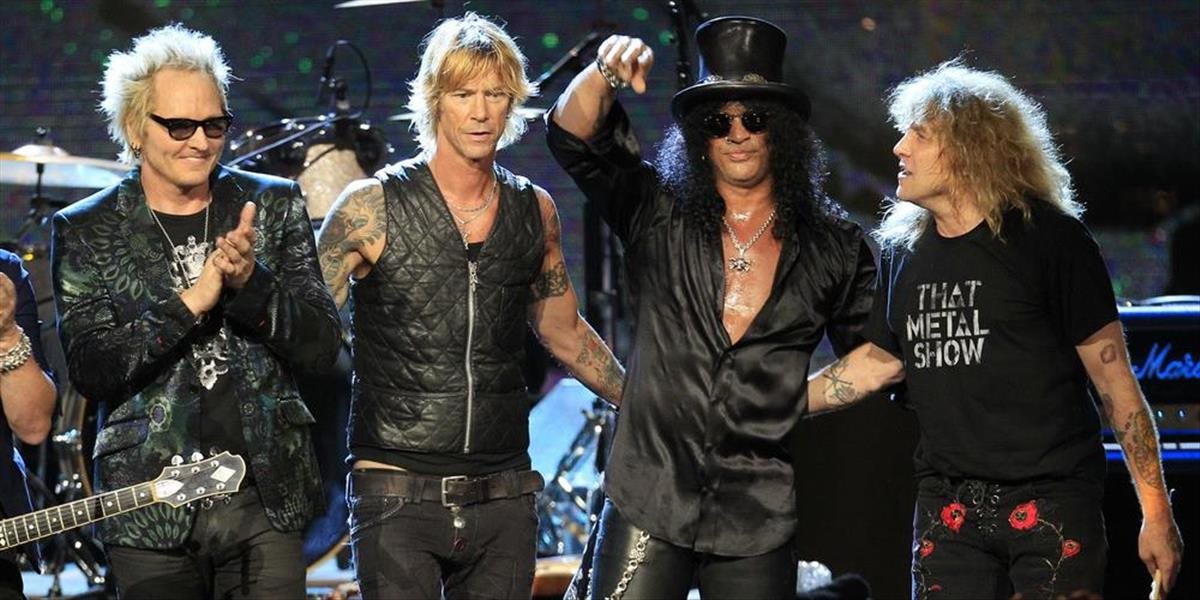 Guns N' Roses zadržali na hraniciach pre zbraň vo vozidle