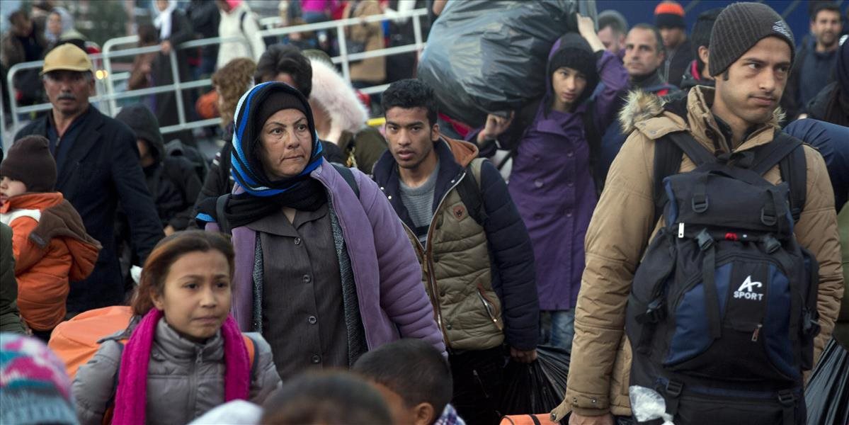 Rakúska polícia zadržala prevádzačov, ktorí zo SR a Maďarska prepašovali vyše 100 migrantov
